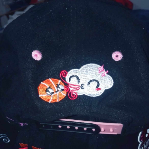 Chicago Bulls BMO Hat Artist Series Windy City Bulls SGA 3/29/2024 - Picture 4 of 9